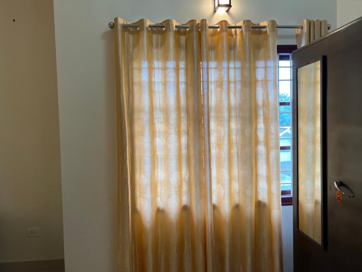Pullad Villa Aranmula Buitenkant foto