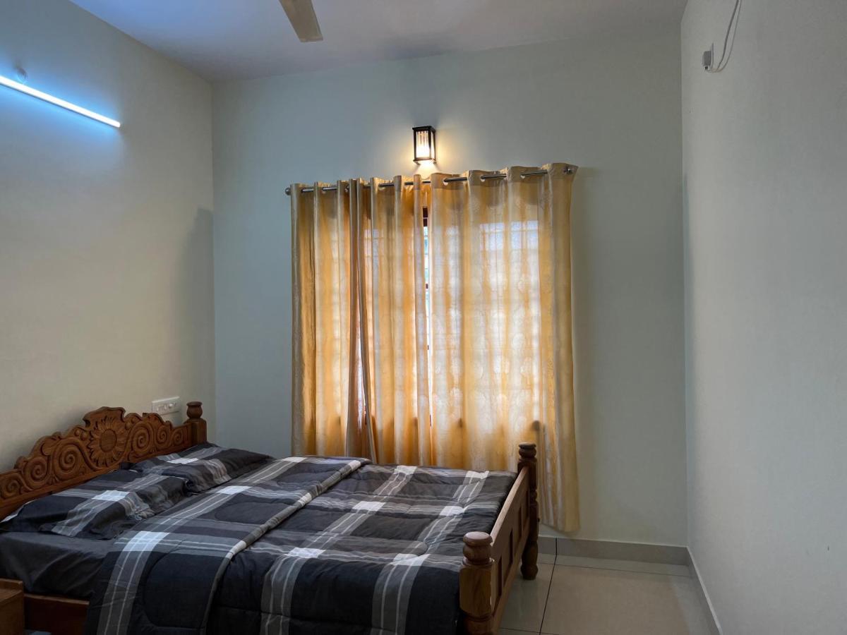 Pullad Villa Aranmula Buitenkant foto